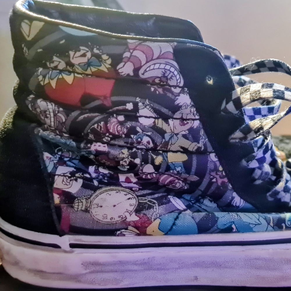 Vans Off The Wall Alice In Wonderland Sneakers